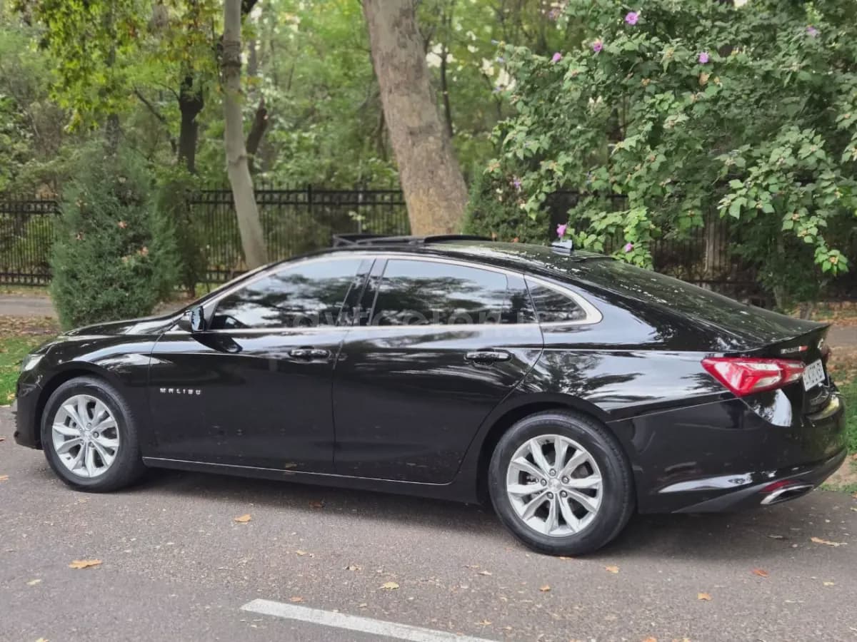 Chevrolet Malibu 2 2022 — 2