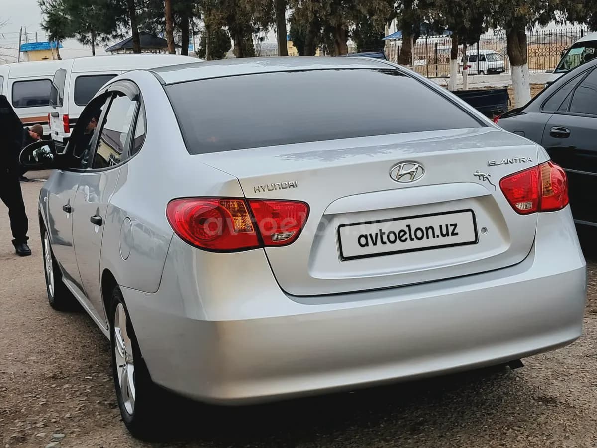 Hyundai Avante 2008 — 2