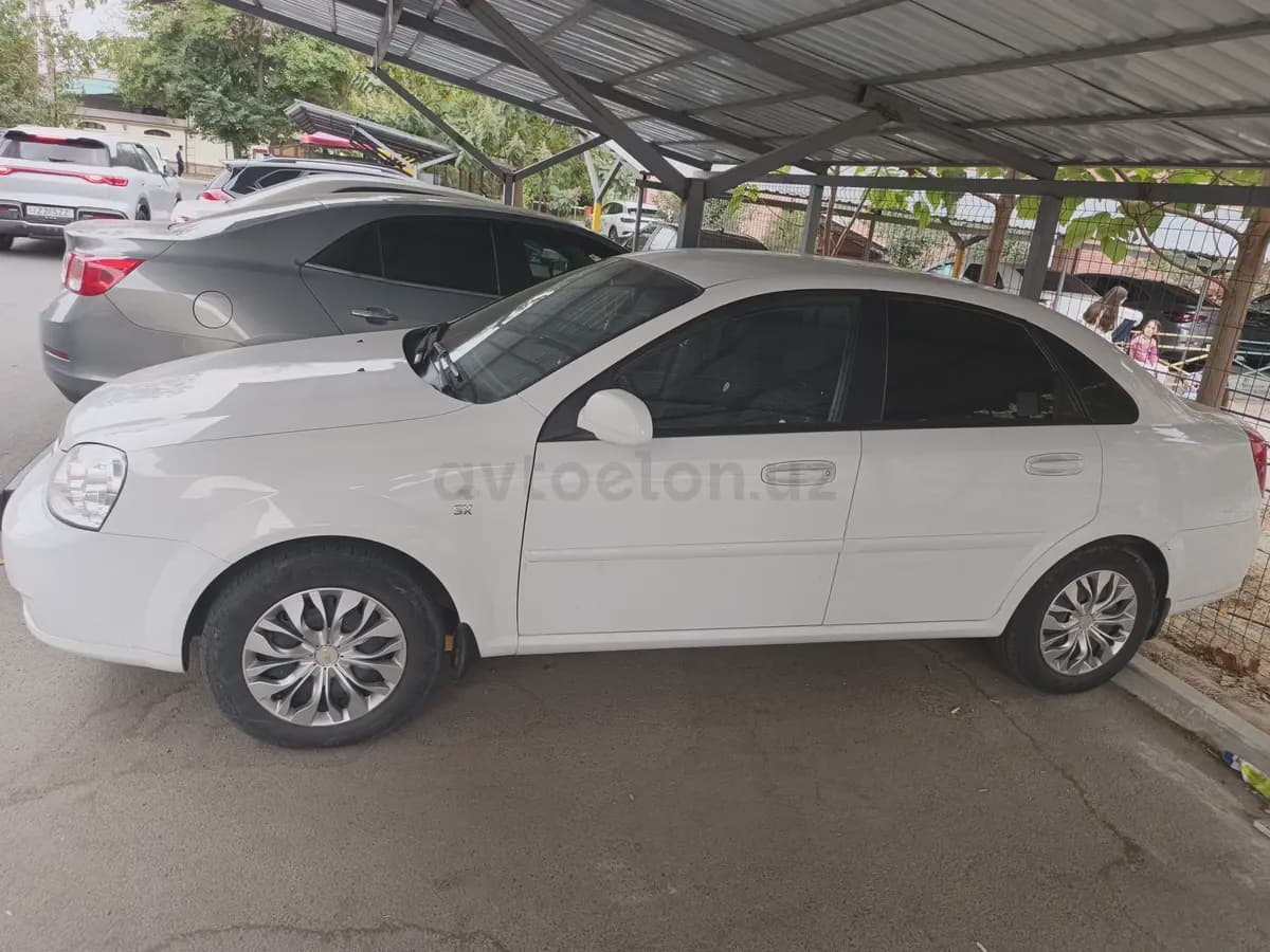 Chevrolet Lacetti, 1 позиция Газ-бензин 2011 — 2