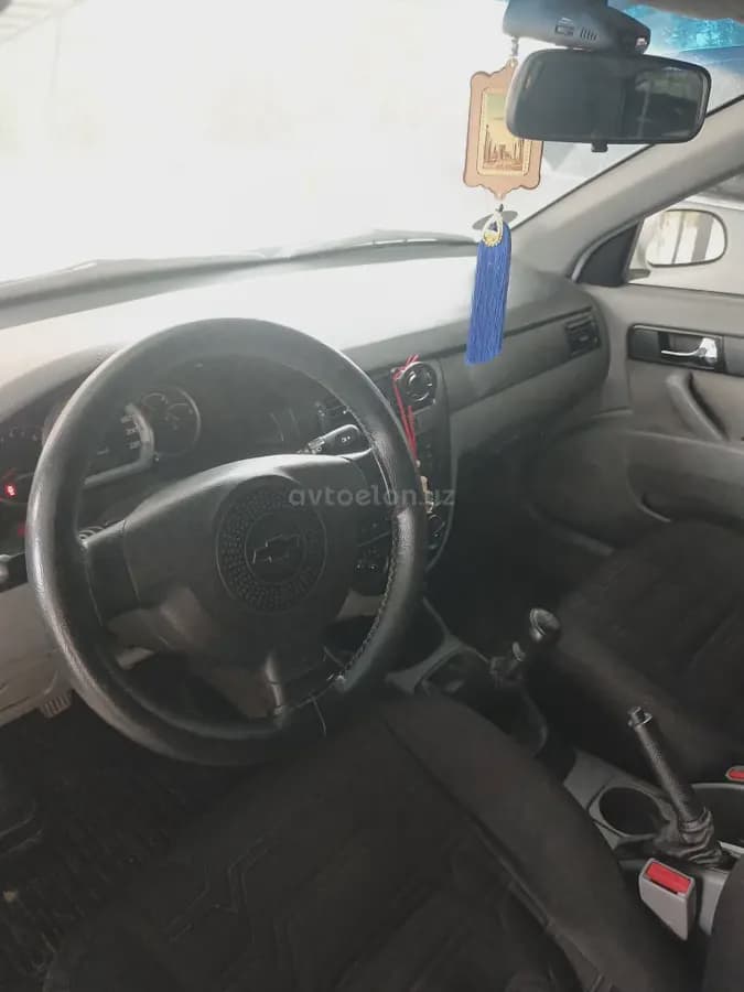 Chevrolet Lacetti, 1 позиция Газ-бензин 2011 — 3