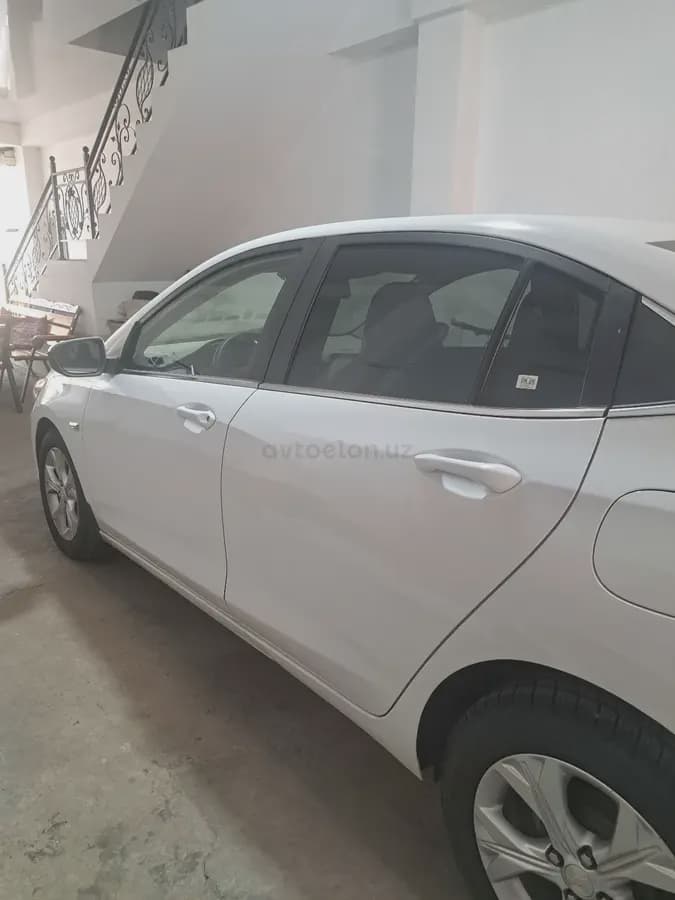 Chevrolet Onix 2024 — 2