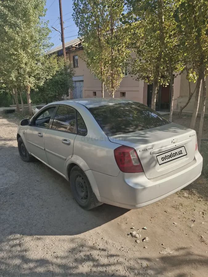 Chevrolet Lacetti, 2 позиция 2010 — 2