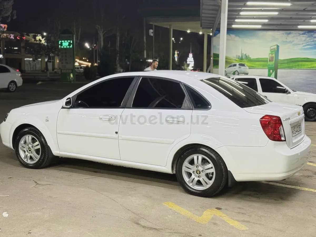 Chevrolet Lacetti, 3 позиция 2012 — 3