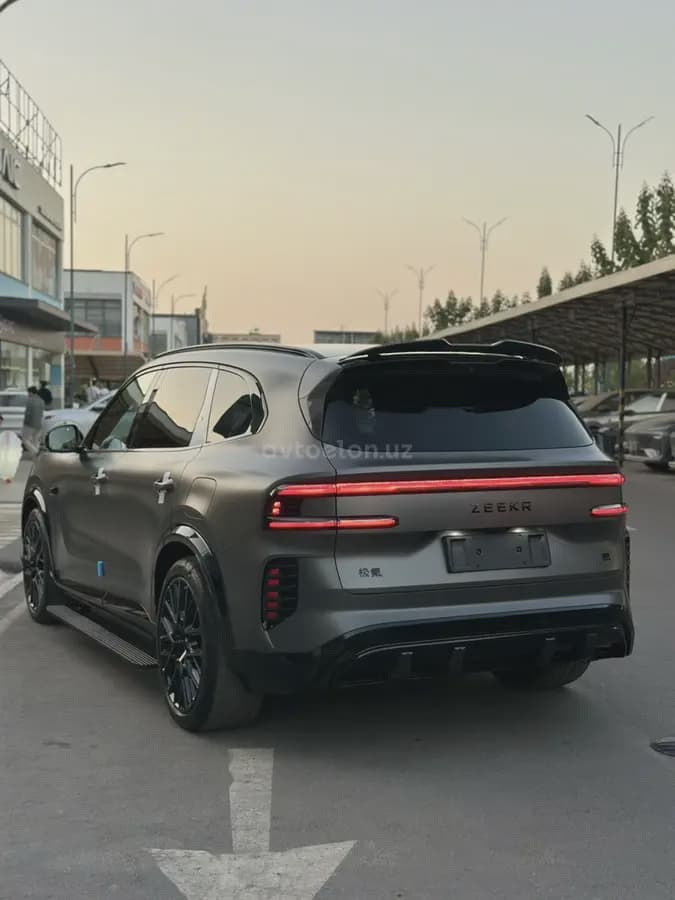 Zeekr 8x 2026 — 3