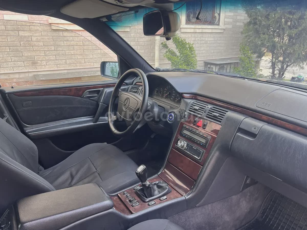 Mercedes-Benz E 200 1997 — 2