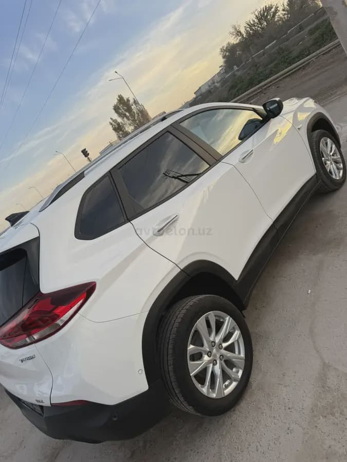 Chevrolet Tracker 2 2025 — 2