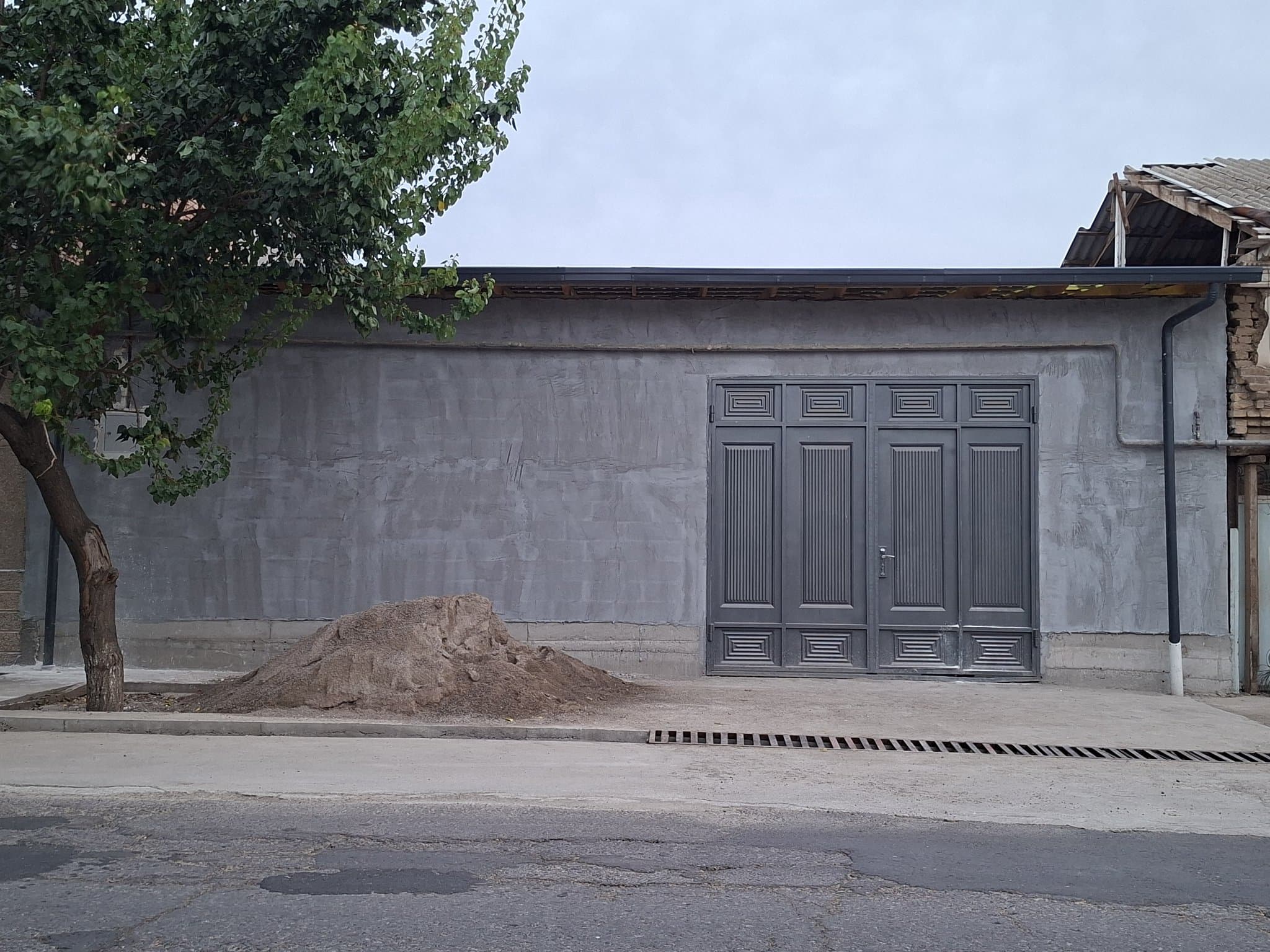 Toshkent tumani 5 sotih 85 % bitgan uy kosmetika ishi qogan ichkari eshila bilan — 3