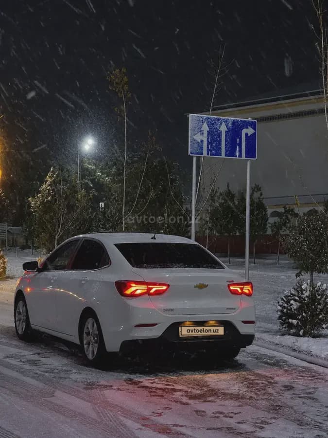 Chevrolet Onix 2025 — 2