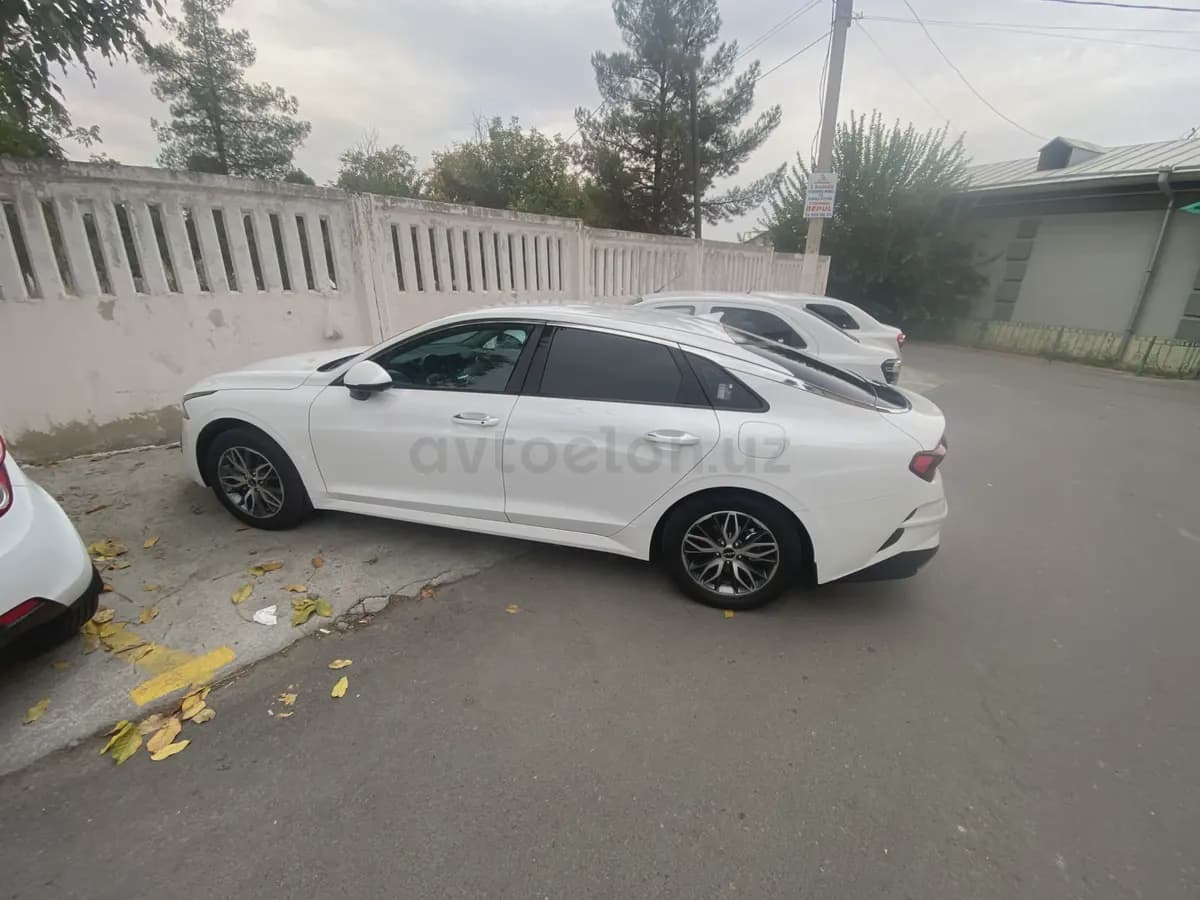 Kia K5 2023 — 4