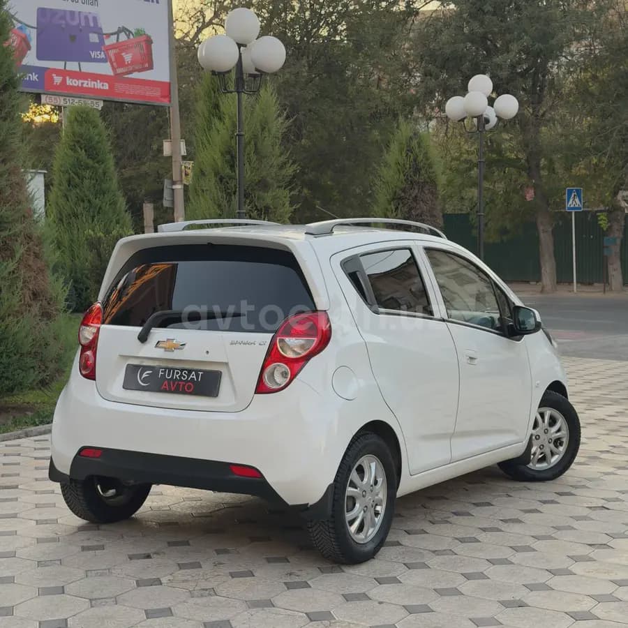 Chevrolet Spark, 4 позиция 2022 — 3