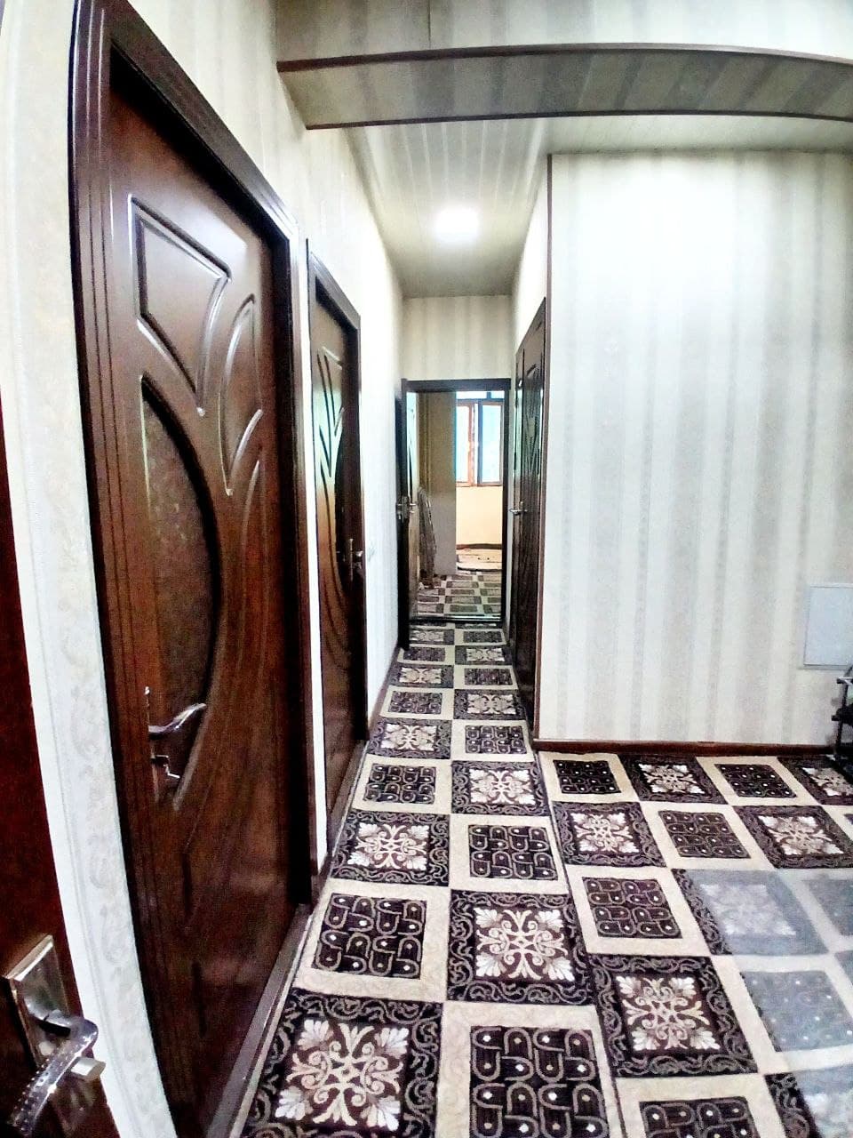 3 xona sotiladi — 3