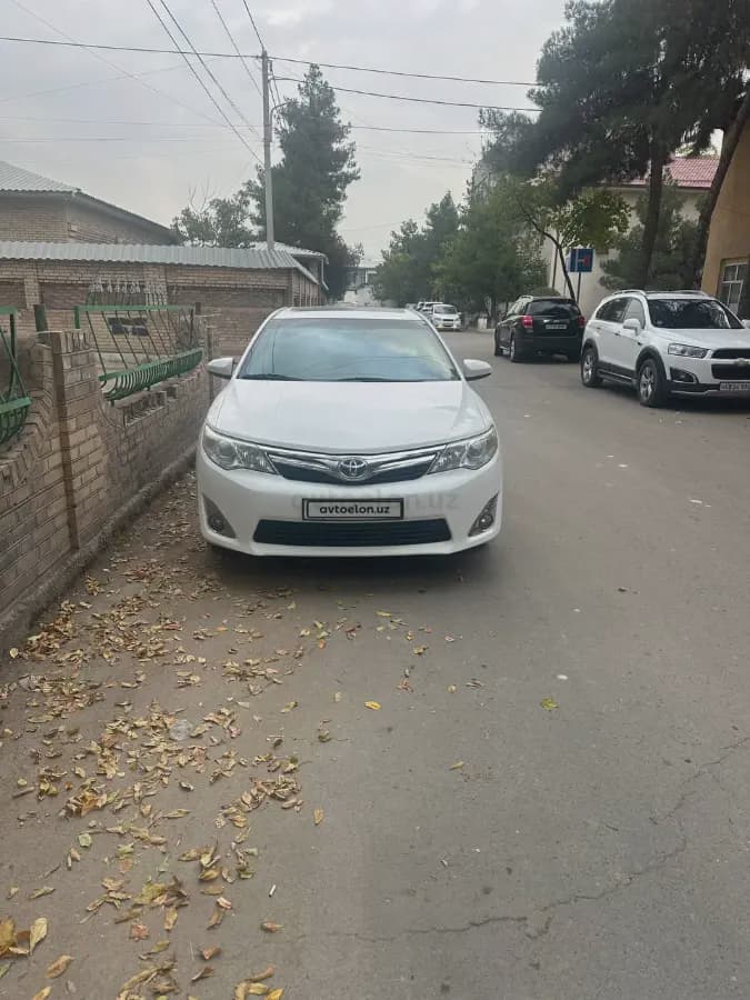 Toyota Camry 2012 — 2