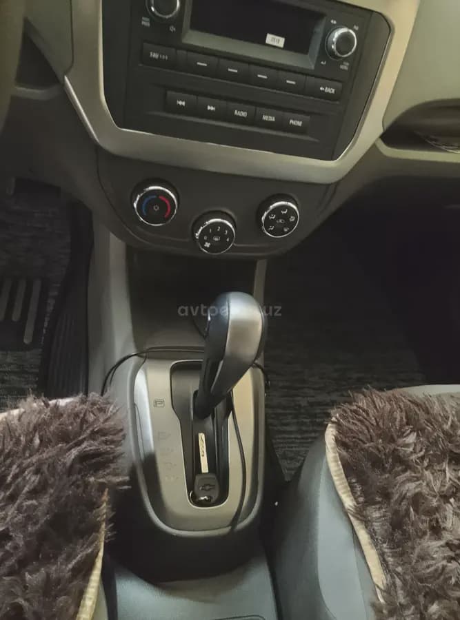 Chevrolet Cobalt, 4 позиция 2025 — 4