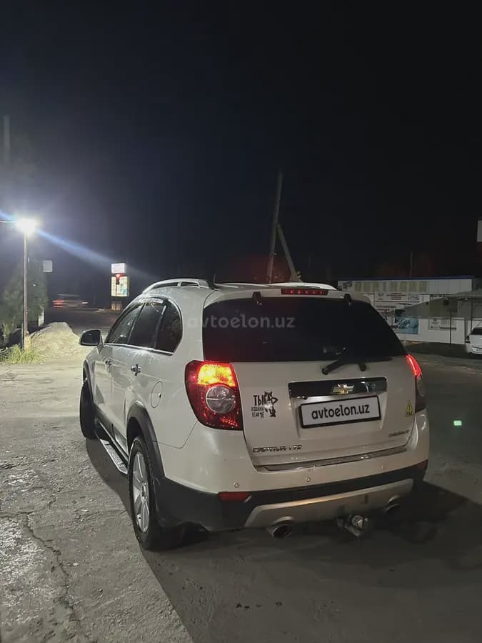 Chevrolet Captiva, 1 позиция 2010 — 2