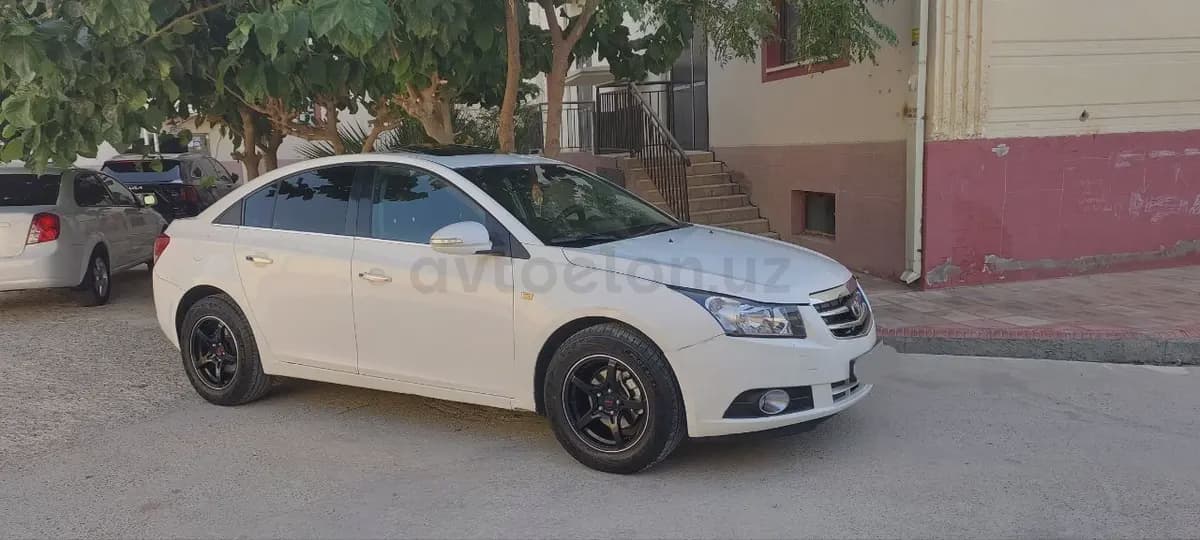 Chevrolet Lacetti, 2 позиция 2009 — 4