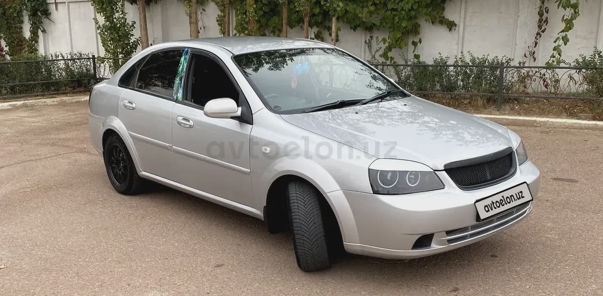 Chevrolet Lacetti, 1 позиция 2011 — 2