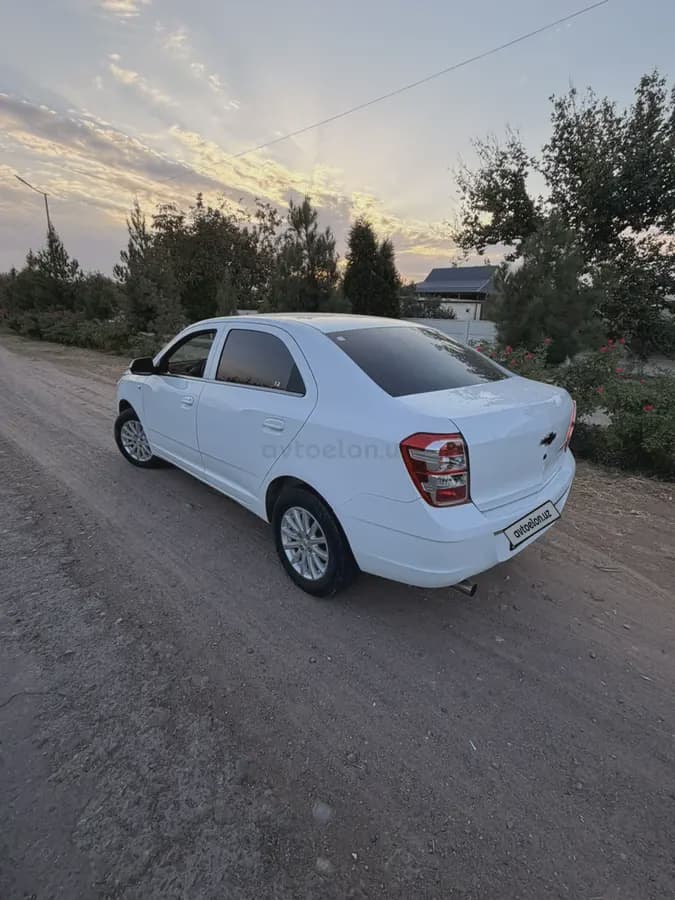 Chevrolet Cobalt, 4 позиция 2023 — 3