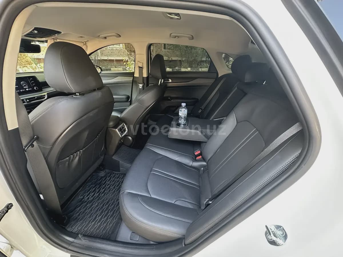 Kia K5 2023 — 5