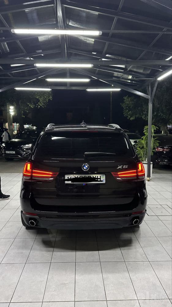 Bmw X5 x drive 35i — 5