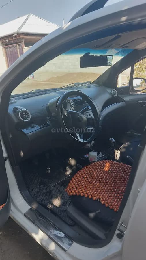 Chevrolet Spark, 1 позиция 2011 — 2