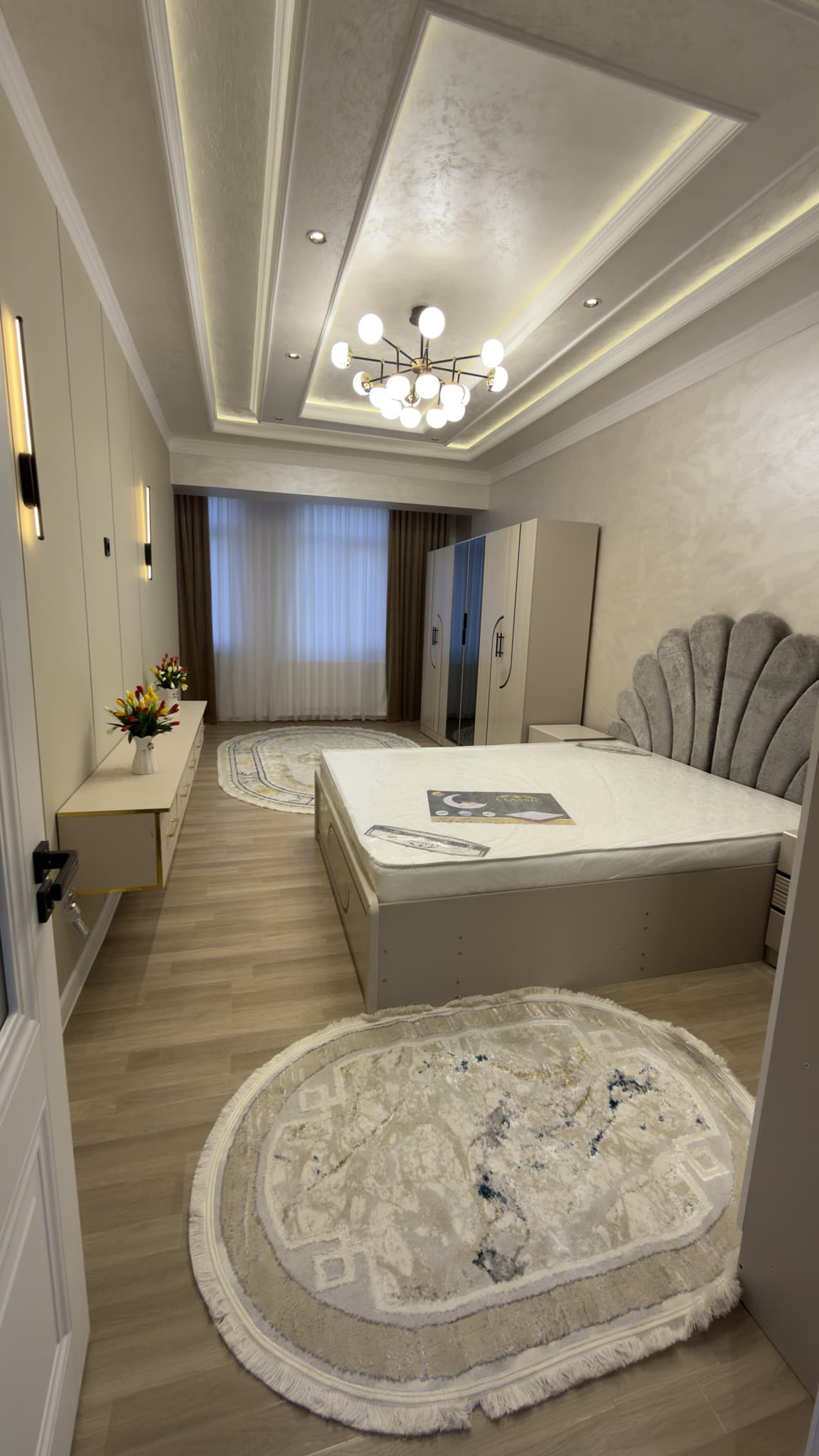 🏢 3 ХОНАЛИ — ХОЛЛИ БИЛАН 4 ХОНА! 📐 Майдони: 125 м² 6-қават 8 қаватли ғиштли, лифтли дом. Манзил: Бухоро шаҳри, Теракзор — 2