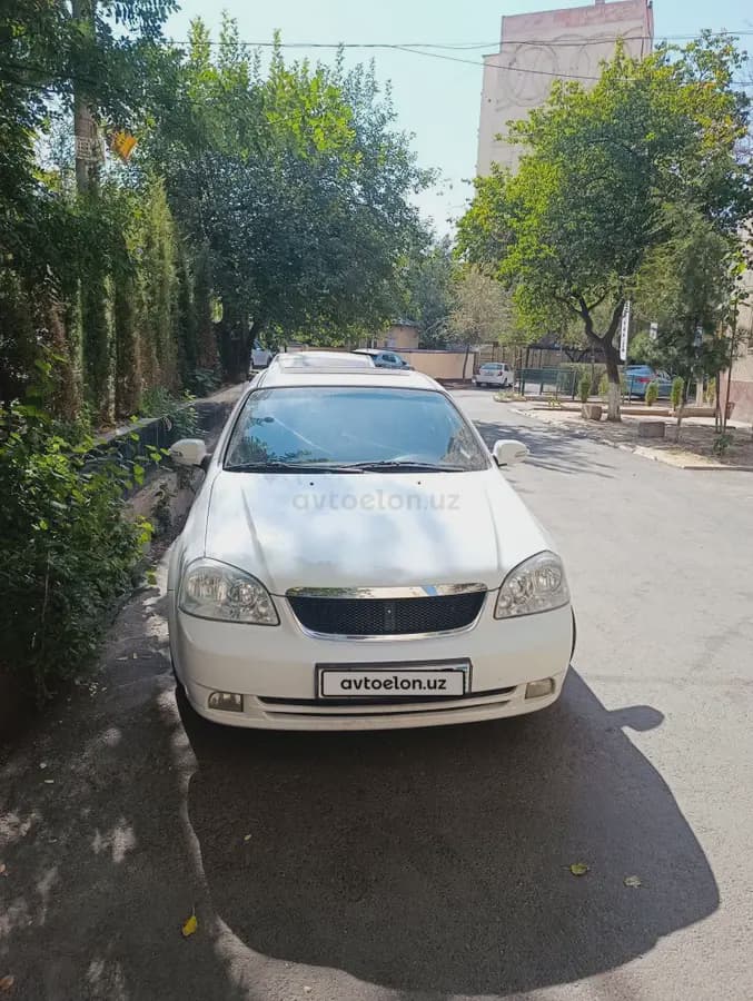 Chevrolet Lacetti, 2 позиция 2011 — 1