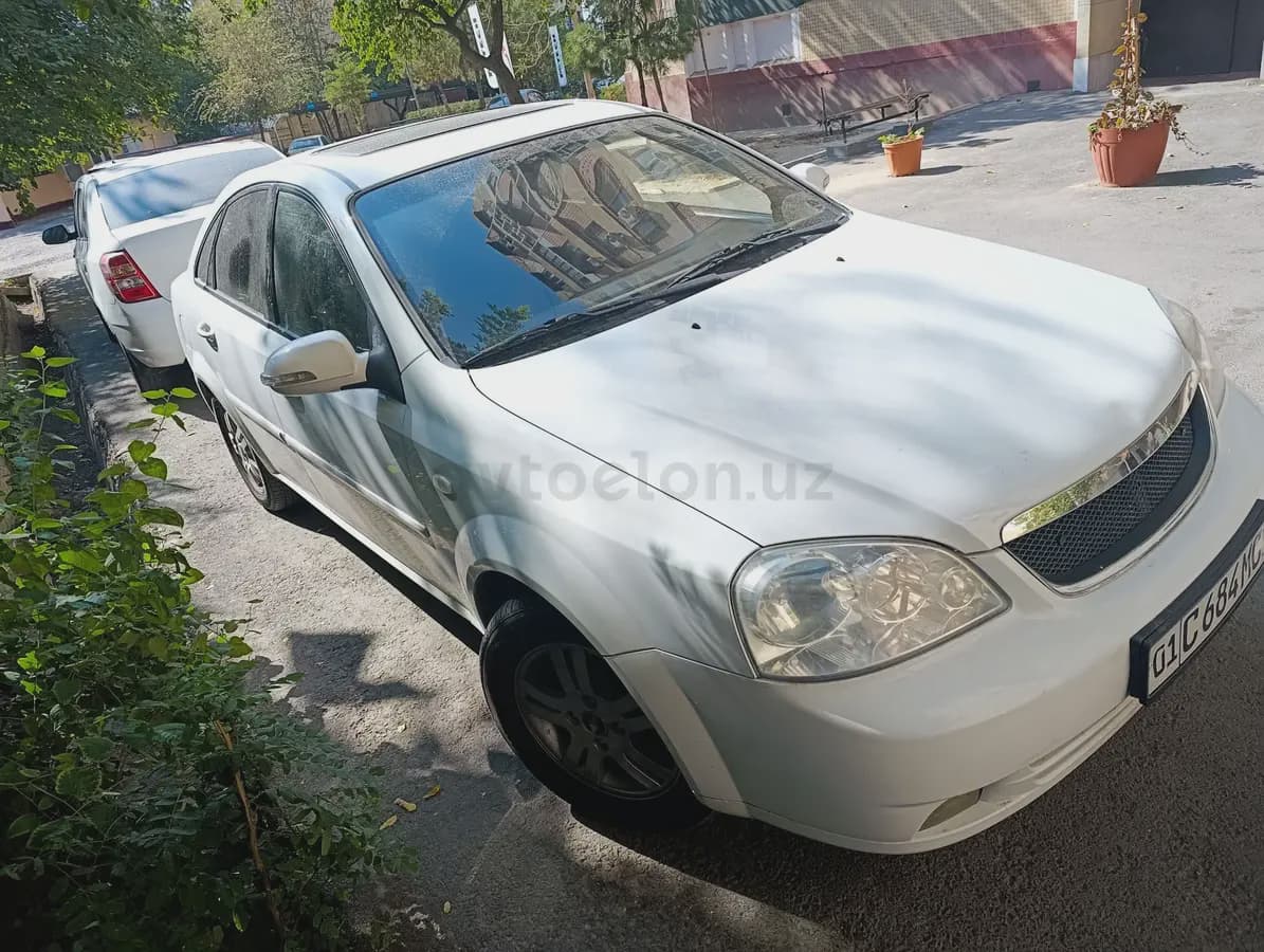 Chevrolet Lacetti, 2 позиция 2011 — 2