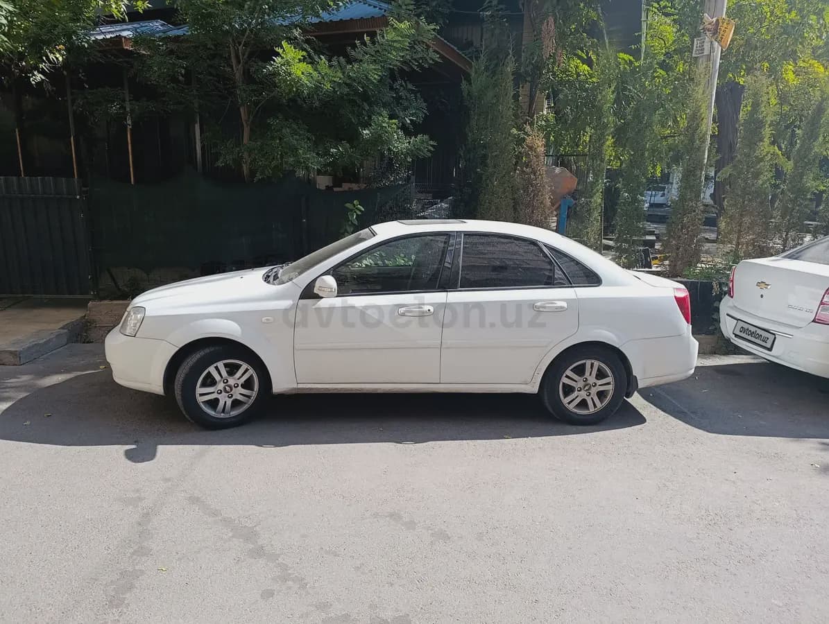 Chevrolet Lacetti, 2 позиция 2011 — 3