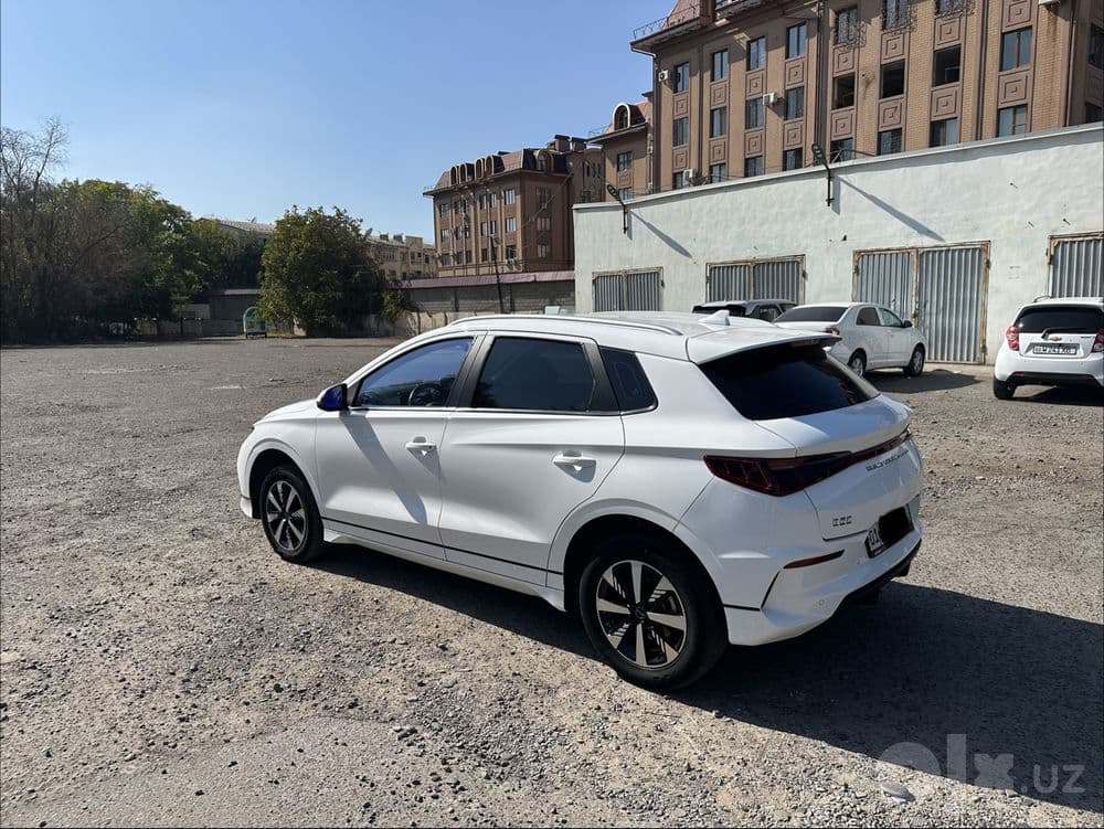 BYD. E 2. Elektr — 3