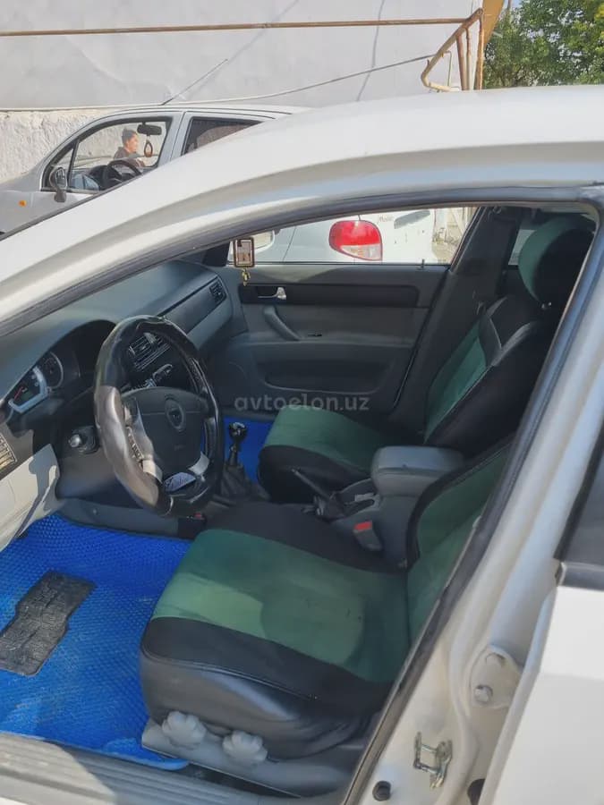 Chevrolet Lacetti, 1 позиция Газ-бензин 2009 — 1