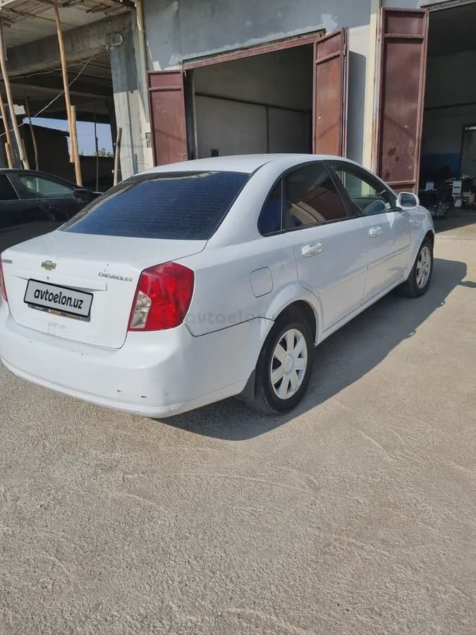 Chevrolet Lacetti, 1 позиция Газ-бензин 2009 — 3