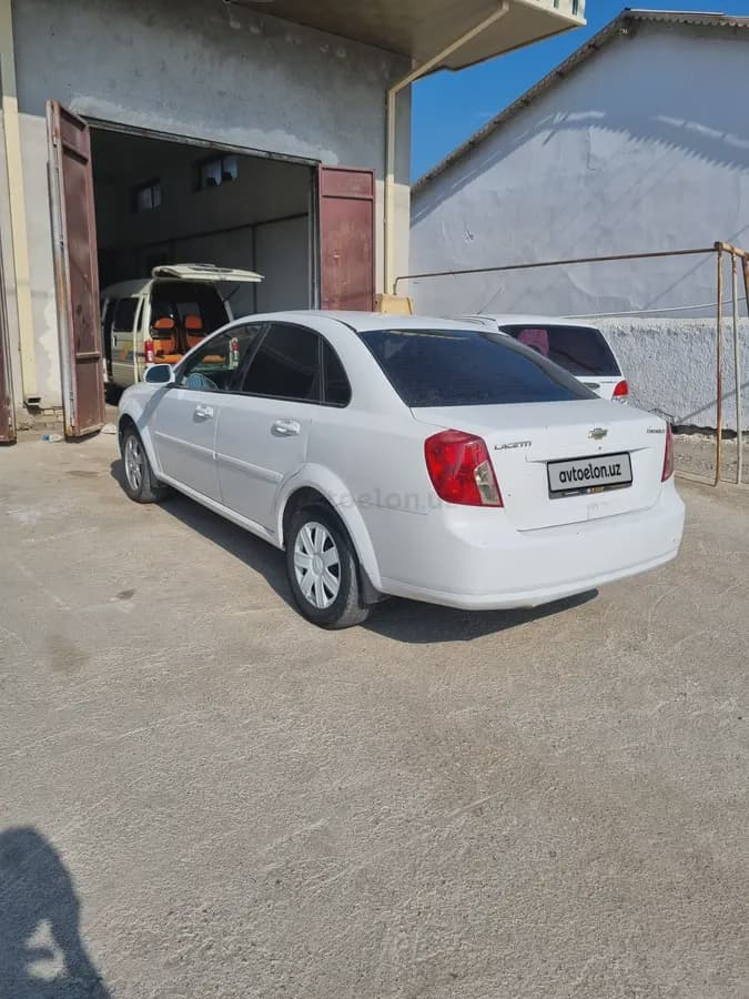 Chevrolet Lacetti, 1 позиция Газ-бензин 2009 — 4