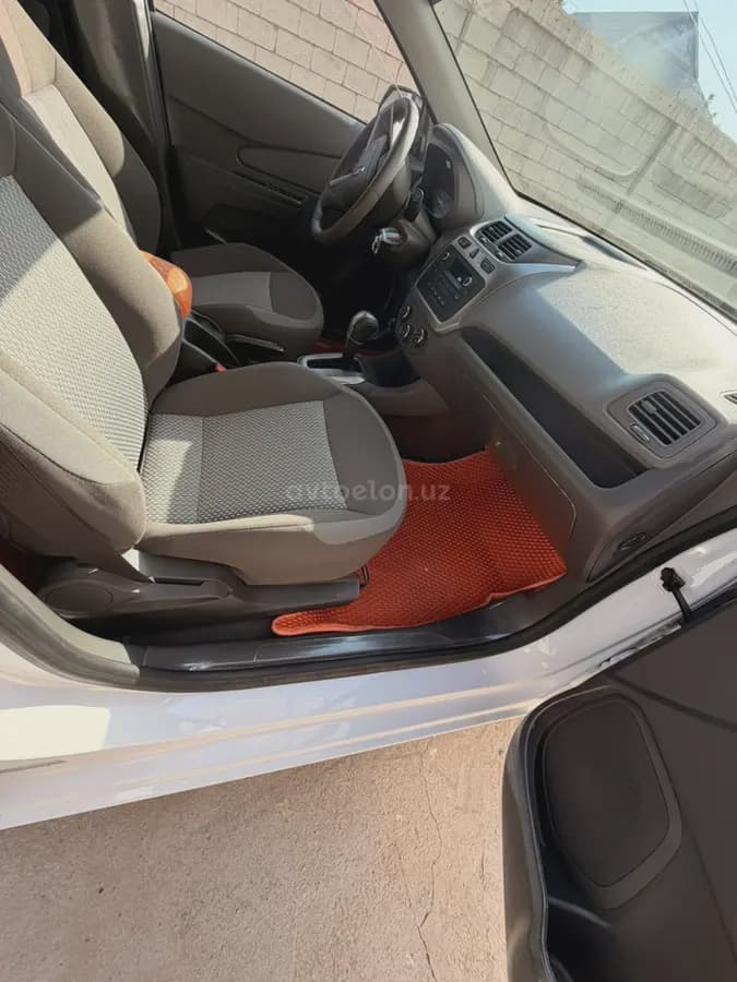 Chevrolet Cobalt, 4 позиция 2025 — 2