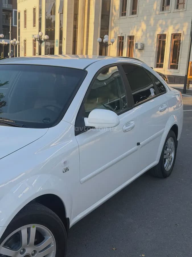 Chevrolet Lacetti, 2 позиция 2012 — 3