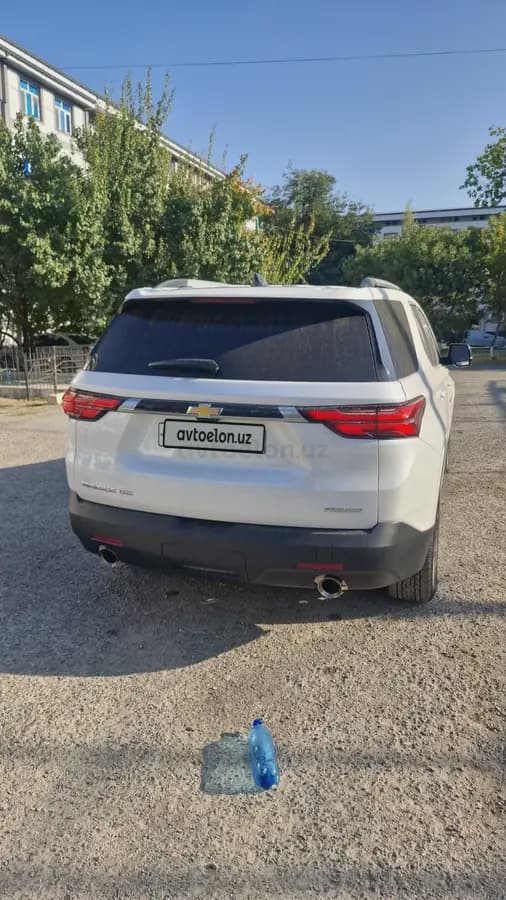 Chevrolet Traverse 2023 — 4