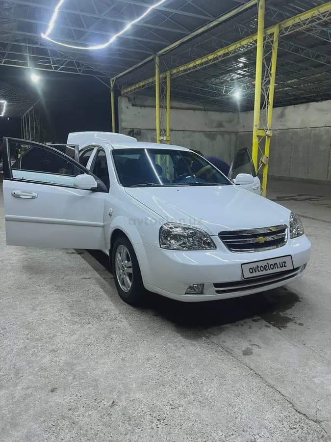 Chevrolet Lacetti, 1 позиция Газ-бензин 2011 — 2