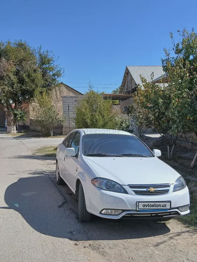 Chevrolet Lacetti, 2 позиция 2010 — 1
