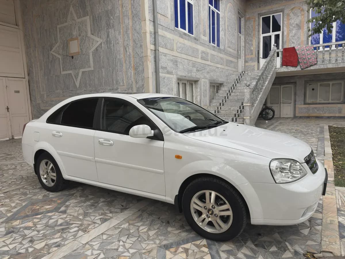 Chevrolet Lacetti, 3 позиция 2013 — 1