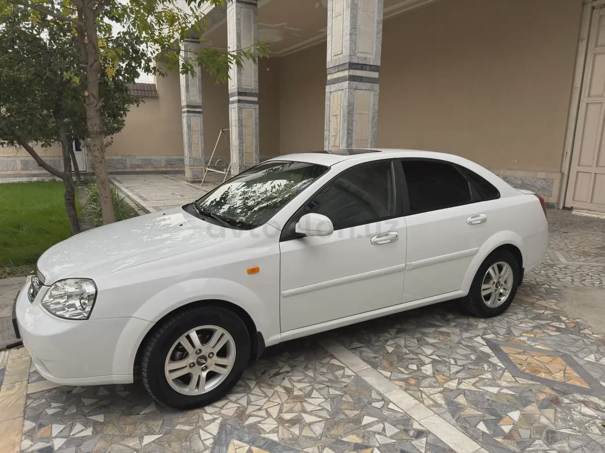 Chevrolet Lacetti, 3 позиция 2013 — 2