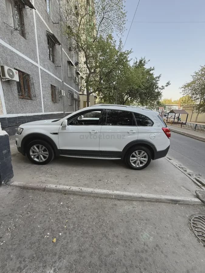Chevrolet Captiva, 4 позиция 2017 — 3