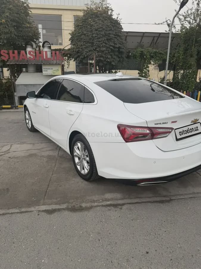 Chevrolet Malibu 2 2018 — 2