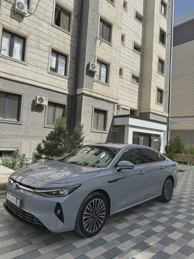 Chery Arrizo 8 Hybrid 2025 — 4