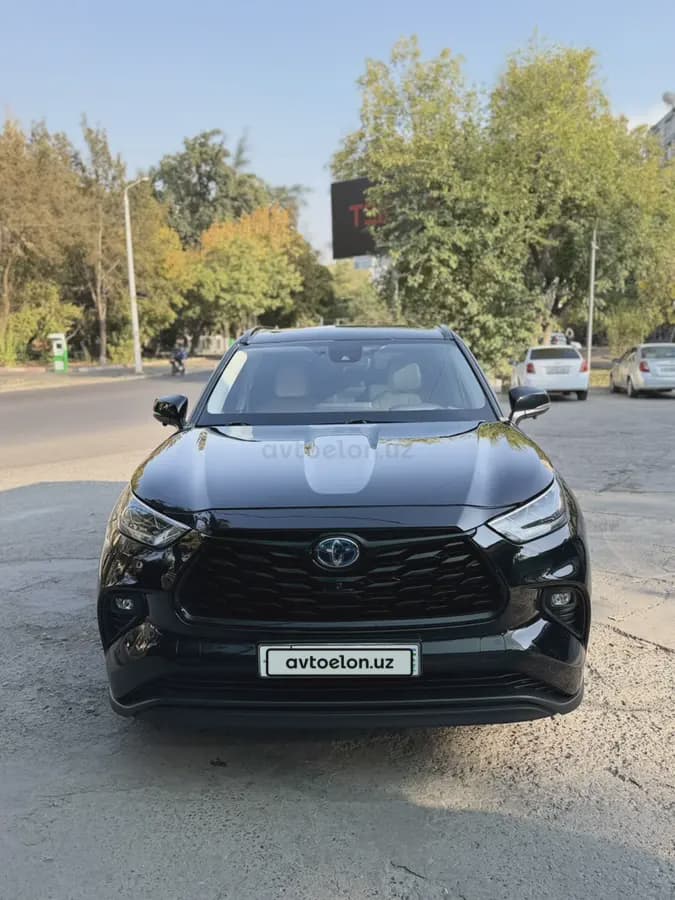 Toyota Highlander 2021 — 1