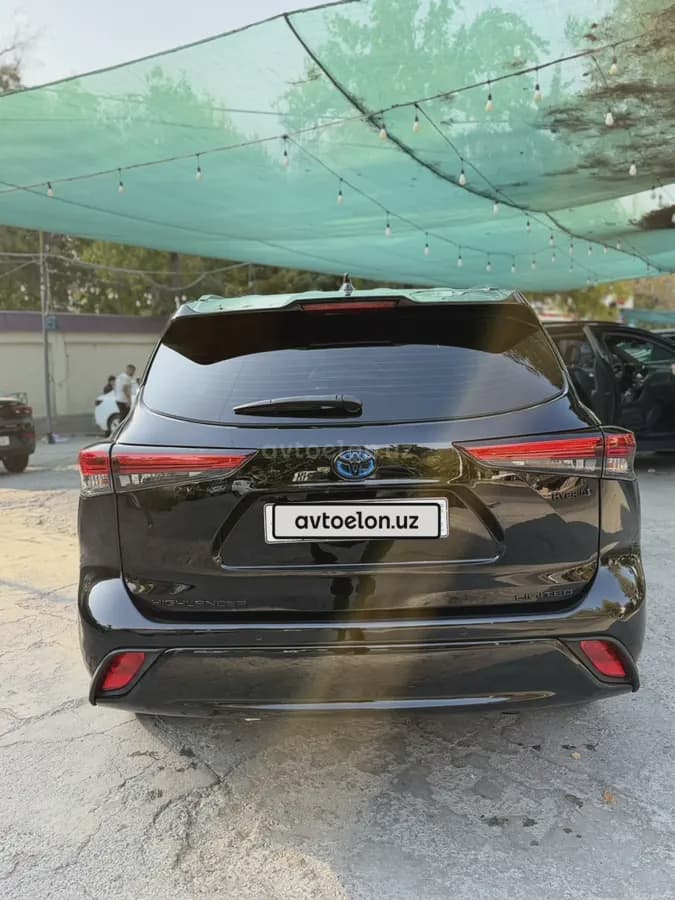Toyota Highlander 2021 — 2