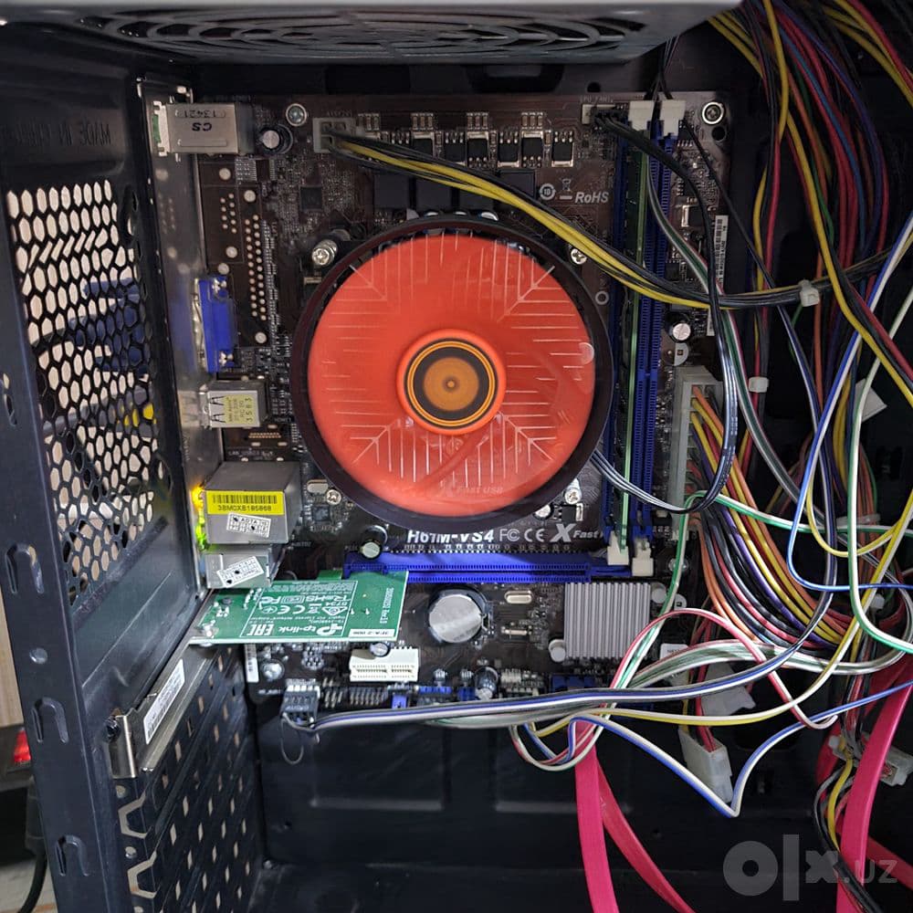 Materinski plata h61+ core i32100+ddr 4gb 1600 — 1