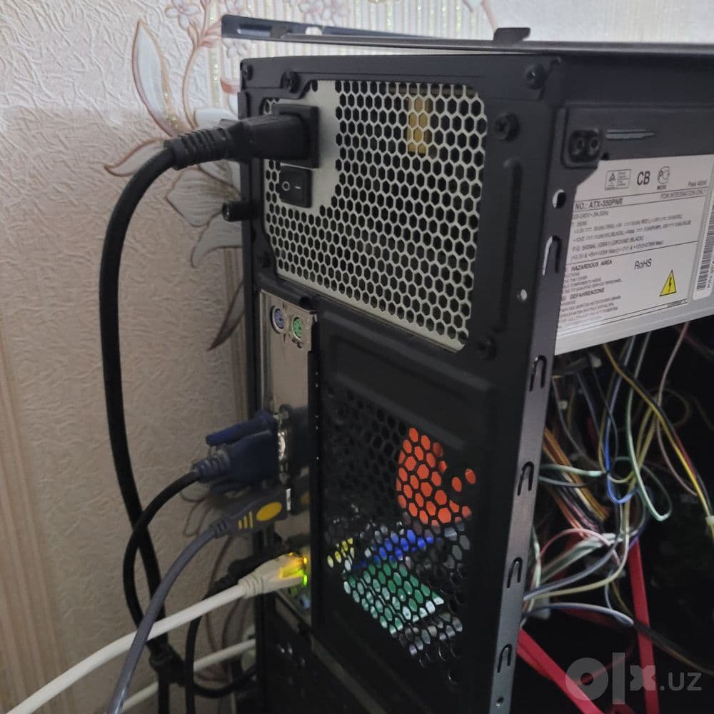 Materinski plata h61+ core i32100+ddr 4gb 1600 — 2