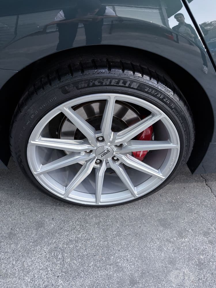 Kia stinger 2023 3.3 turbo — 4