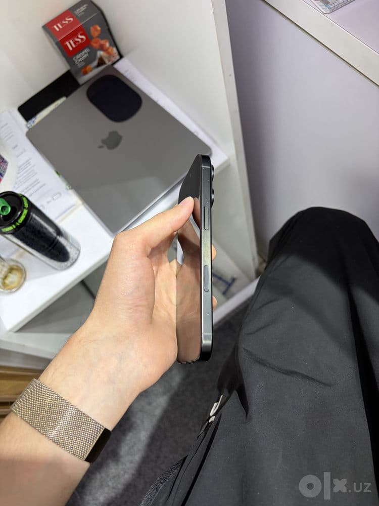 iPhone 16 Pro 256 GB 88% — 3