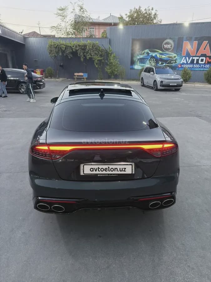Kia Stinger 2023 — 3