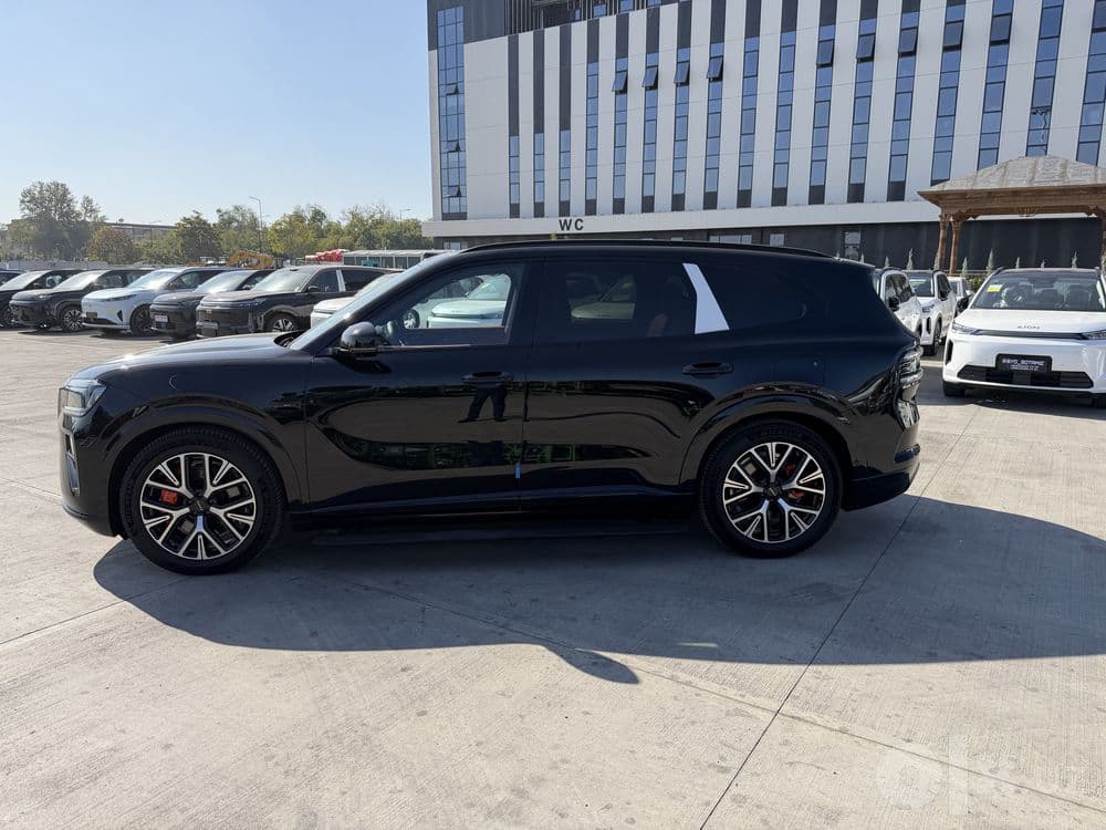 Zeekr 8X Ultra 70 kw night option 2026 — 6